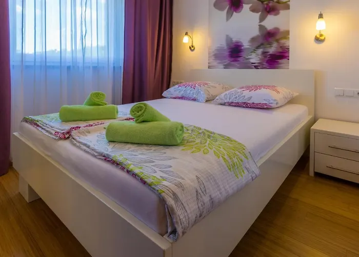Iva-bono 3 Apartment *