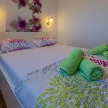 Iva-bono 3 Apartment Crikvenica